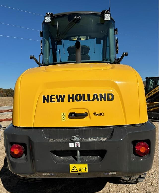 Image of New Holland W80C equipment image 4