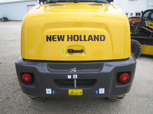 Image of New Holland W80C equipment image 2