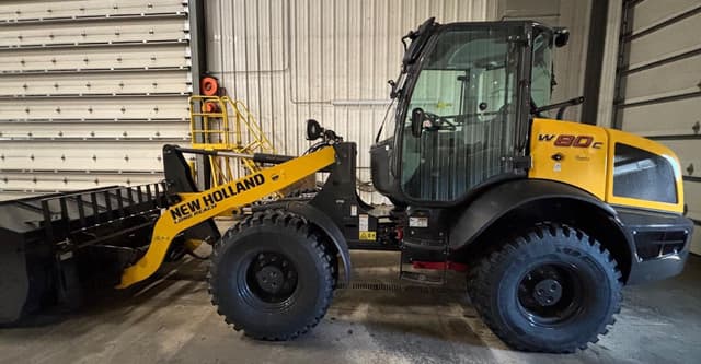 Image of New Holland W80C LR equipment image 1