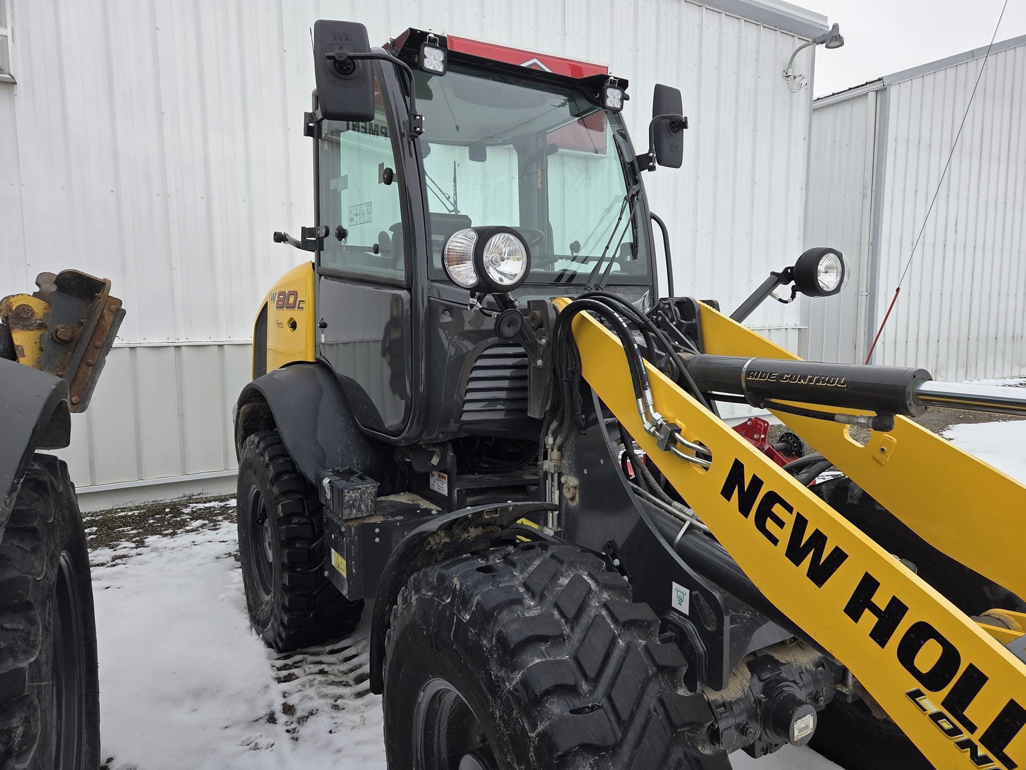 2024 New Holland W80C LR Equipment Image0