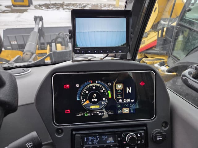 Image of New Holland W80C LR equipment image 3