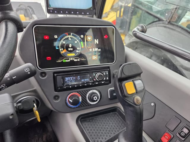 Image of New Holland W80C LR equipment image 1