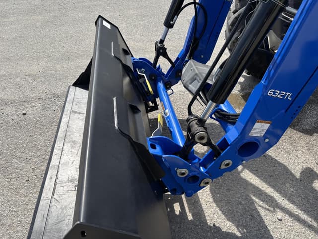 Image of New Holland Workmaster 120 equipment image 2