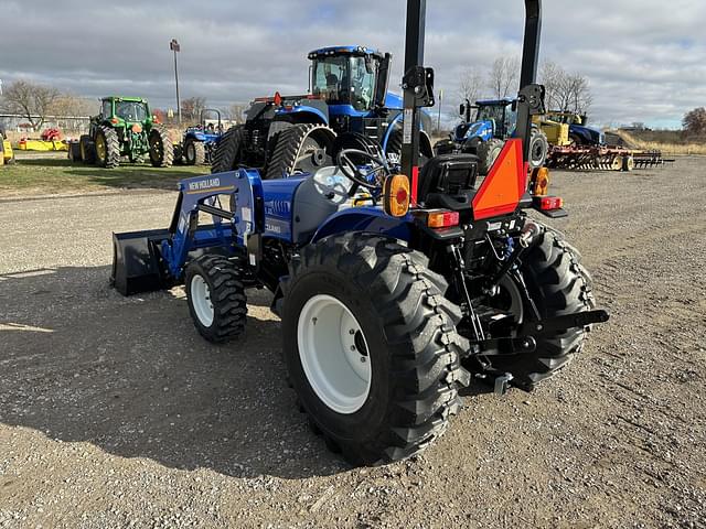 Image of New Holland Workmaster 25 equipment image 2