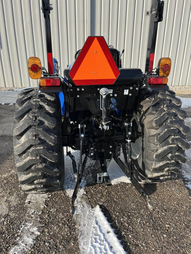 Image of New Holland Workmaster 25 equipment image 2