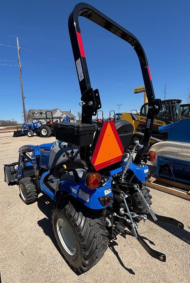 Image of New Holland Workmaster 25S equipment image 3