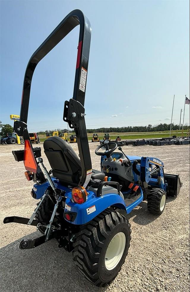 Image of New Holland Workmaster 25S equipment image 4