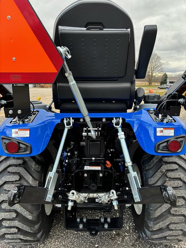 Image of New Holland Workmaster 25S equipment image 4