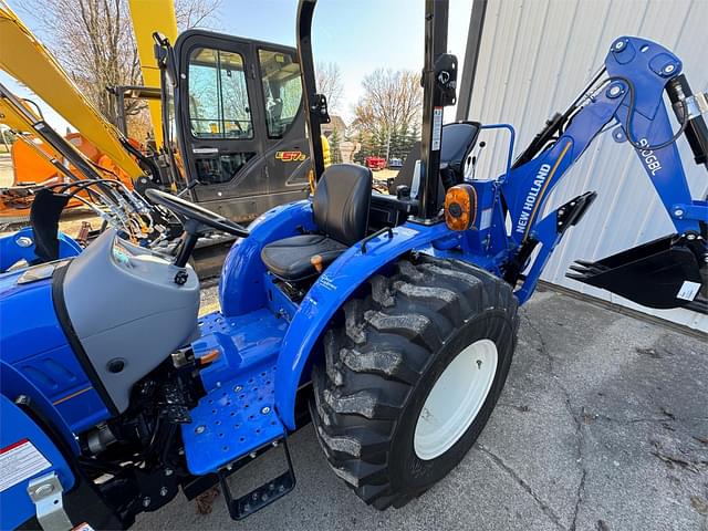 Image of New Holland Workmaster 35 equipment image 2