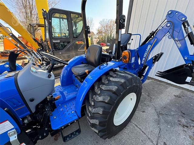 Image of New Holland Workmaster 35 equipment image 2