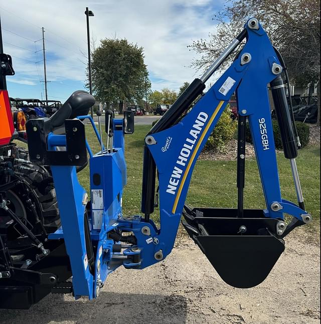 Image of New Holland Workmaster 35 equipment image 2