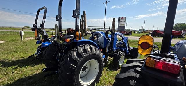 Image of New Holland Workmaster 35 equipment image 2