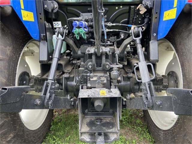Image of New Holland Workmaster 120 equipment image 4
