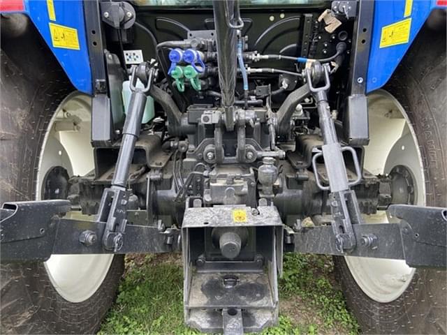 Image of New Holland TS6.110 equipment image 4