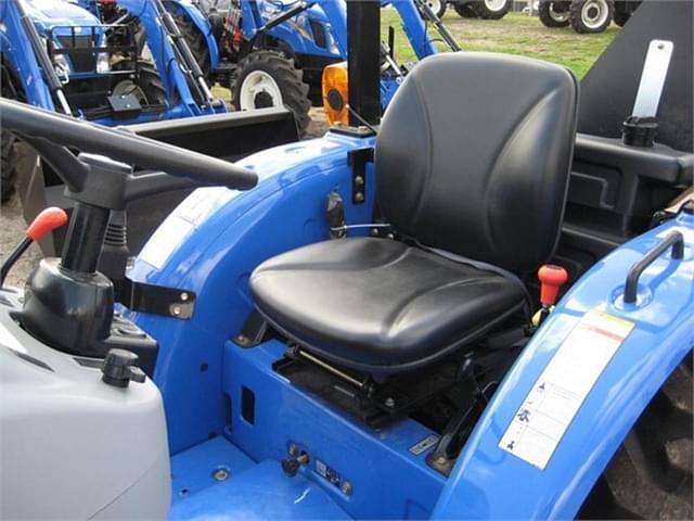 Image of New Holland Workmaster 25 equipment image 1