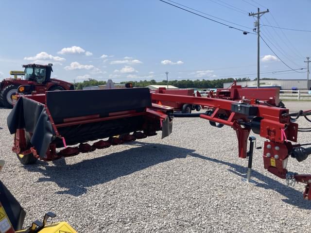 Image of New Holland 210 equipment image 1