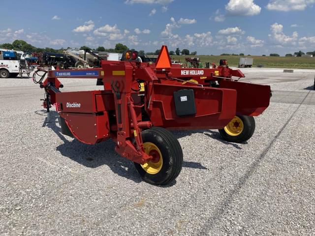 Image of New Holland 210 equipment image 4