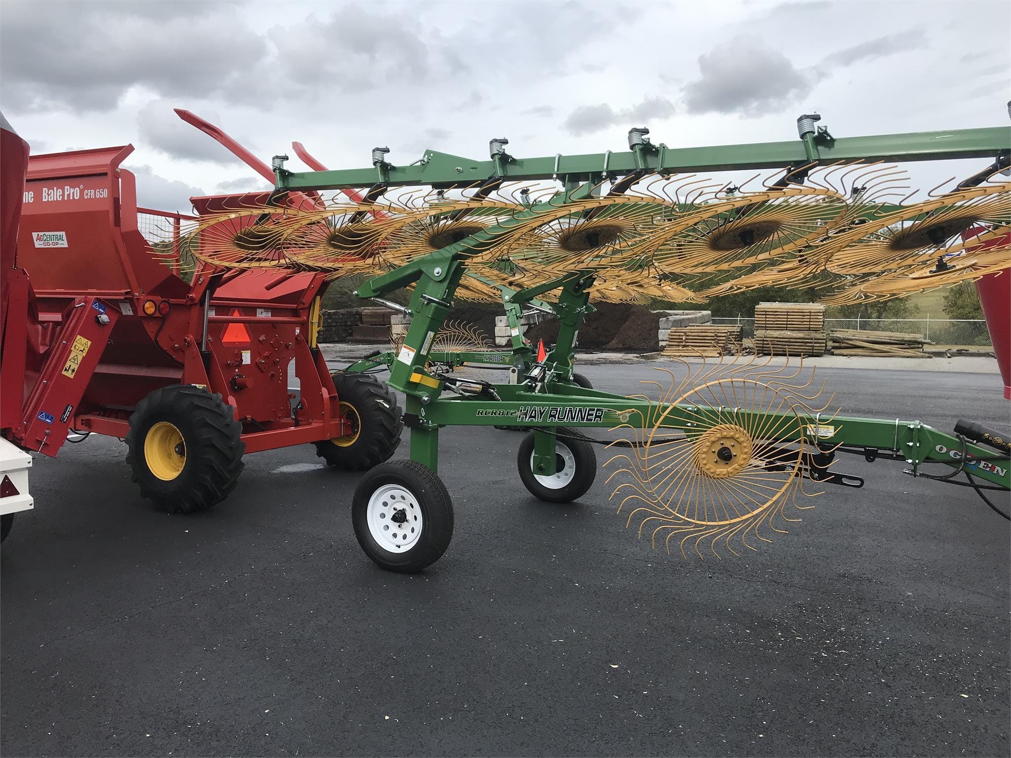 Main image Hay Runner RCR812
