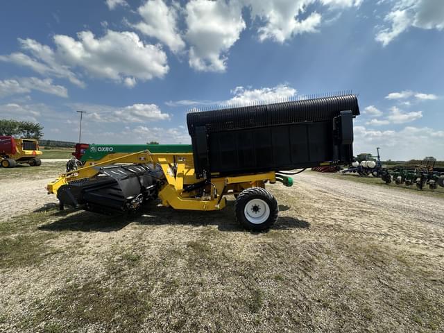 Image of Oxbo 2340 equipment image 1