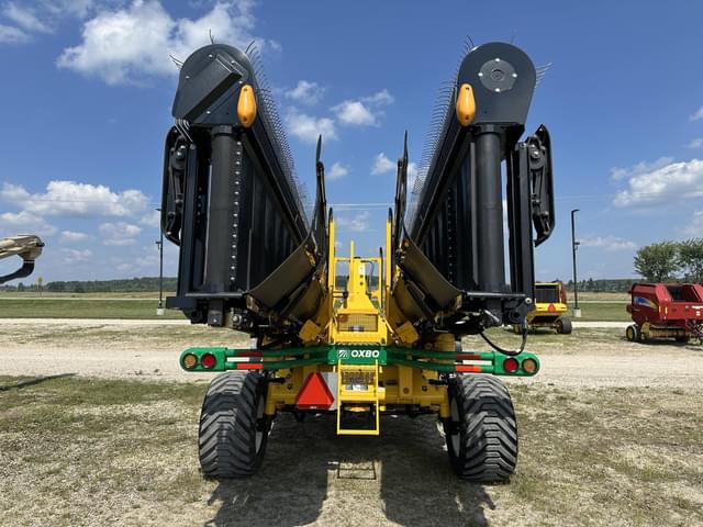 Image of Oxbo 2340 equipment image 3