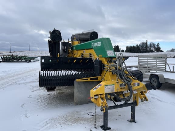 Image of Oxbo 2340 equipment image 1