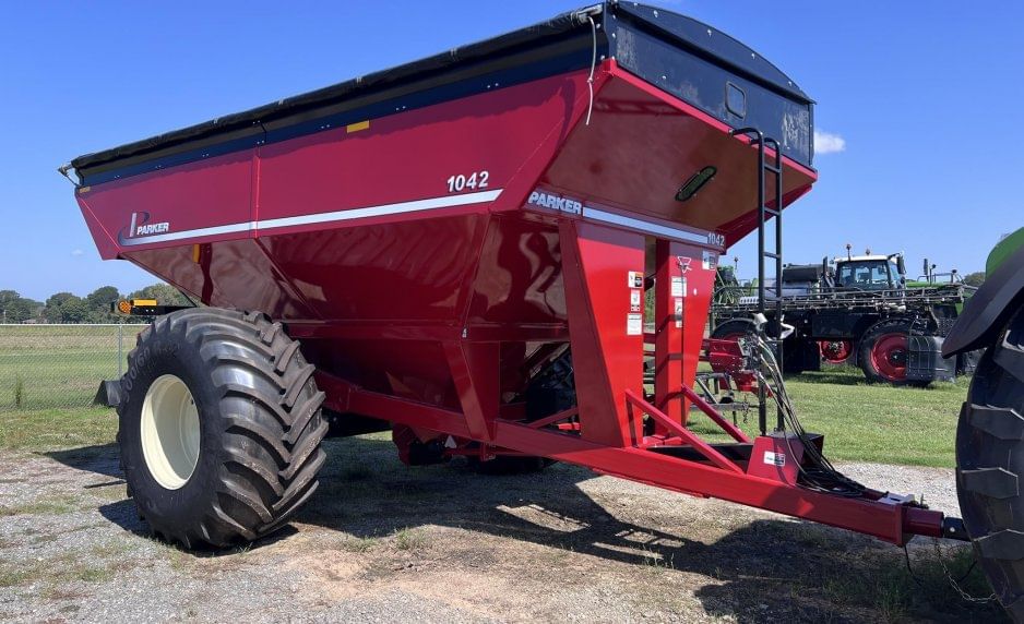2024 Parker 1042 Equipment Image0