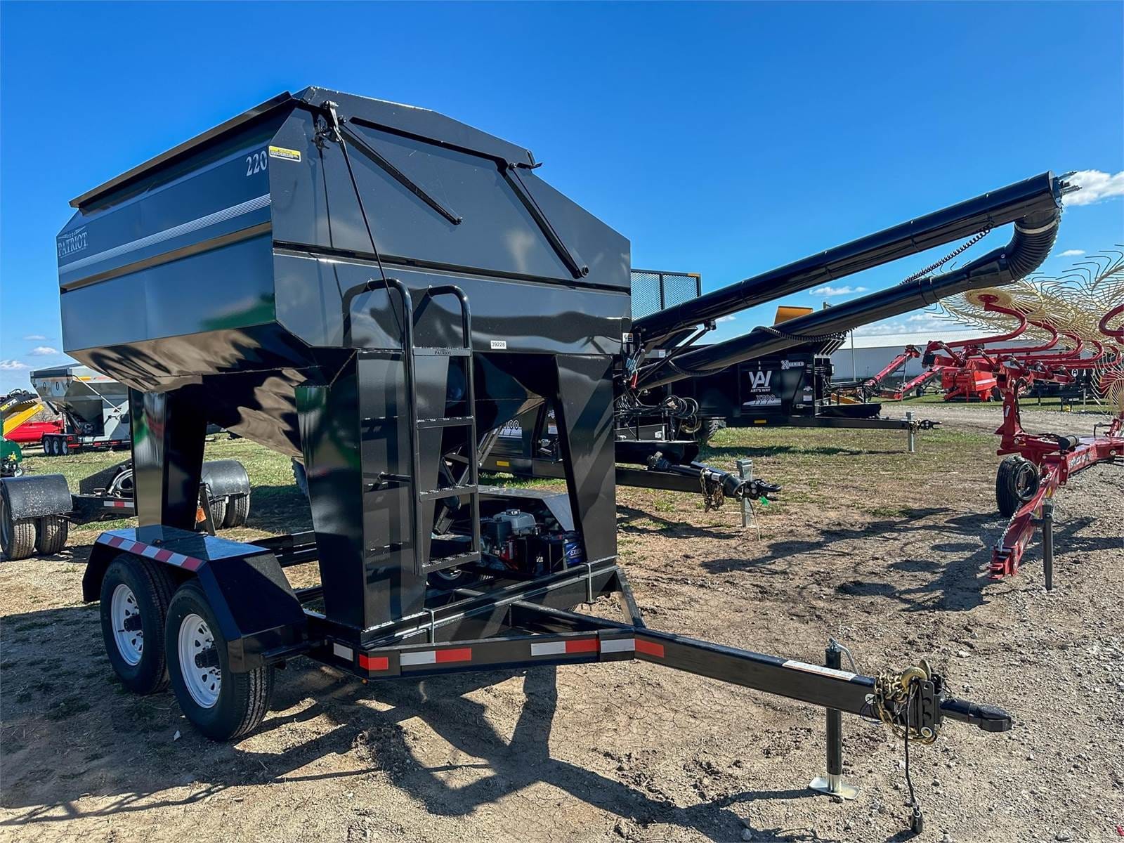 2024 Patriot 220 Equipment Image0