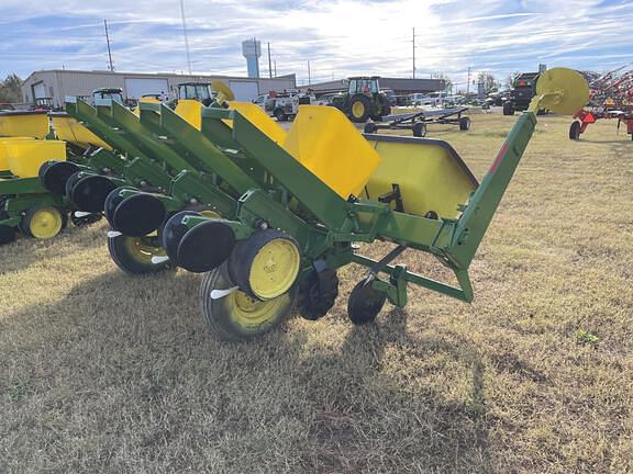 Image of John Deere 7000 Image 1