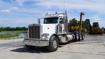 Main image Peterbilt 389