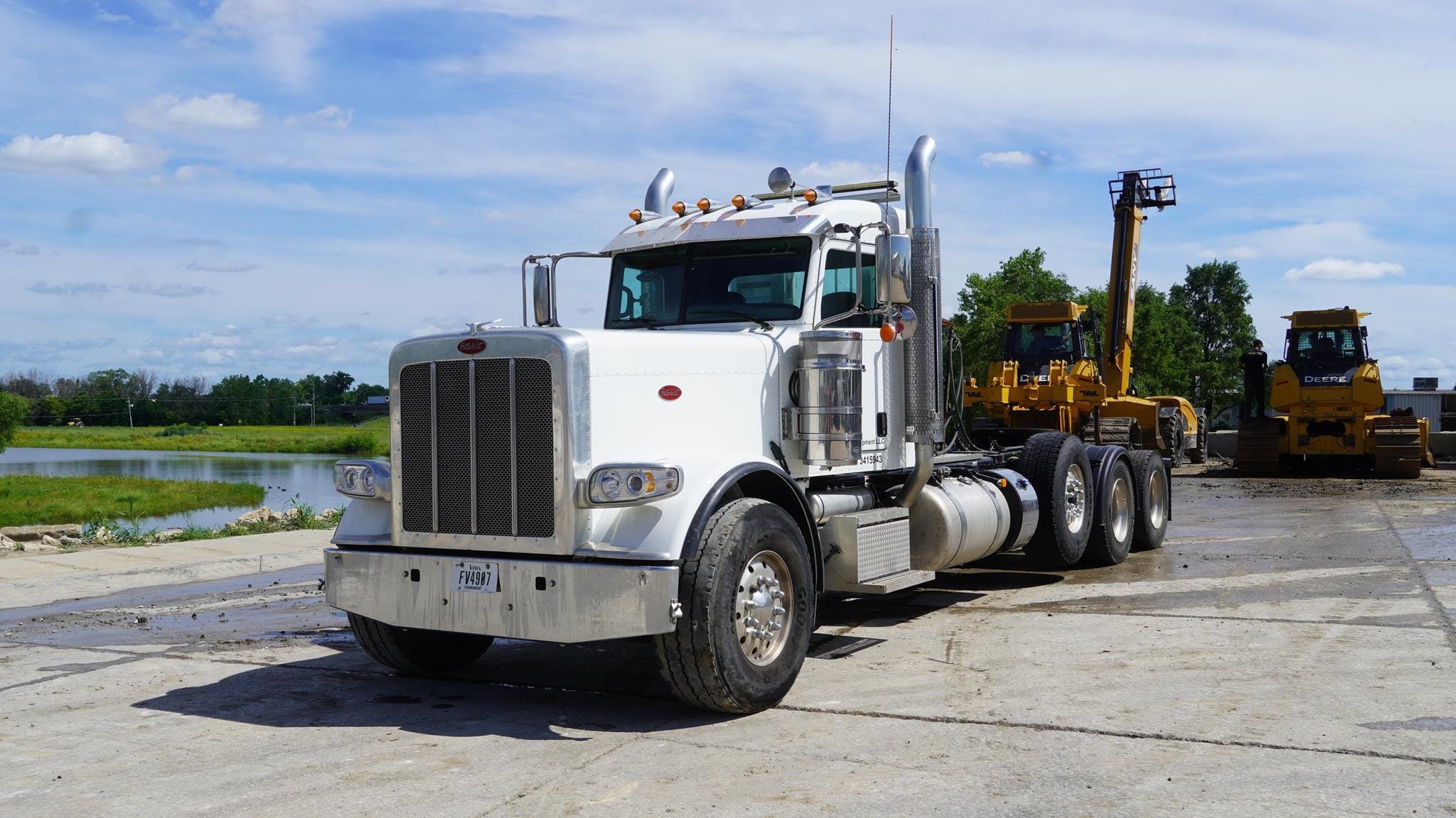 2024 Peterbilt 389 Equipment Image0