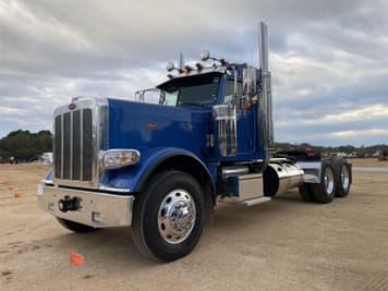 Main image Peterbilt 389