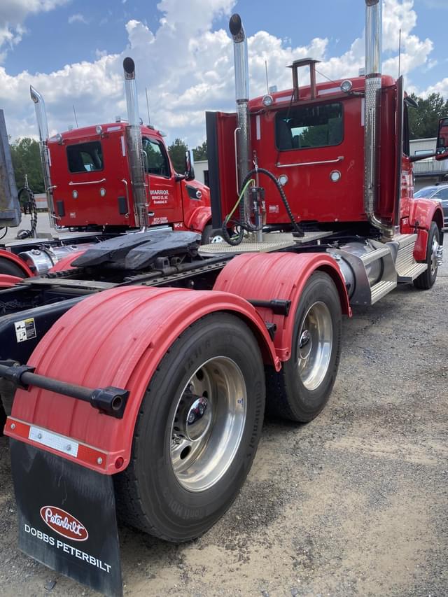 Image of Peterbilt 567 equipment image 3