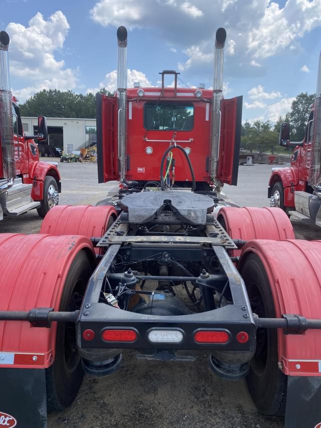 Image of Peterbilt 567 equipment image 4