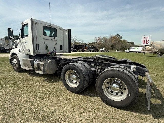 Image of Peterbilt 579 equipment image 2
