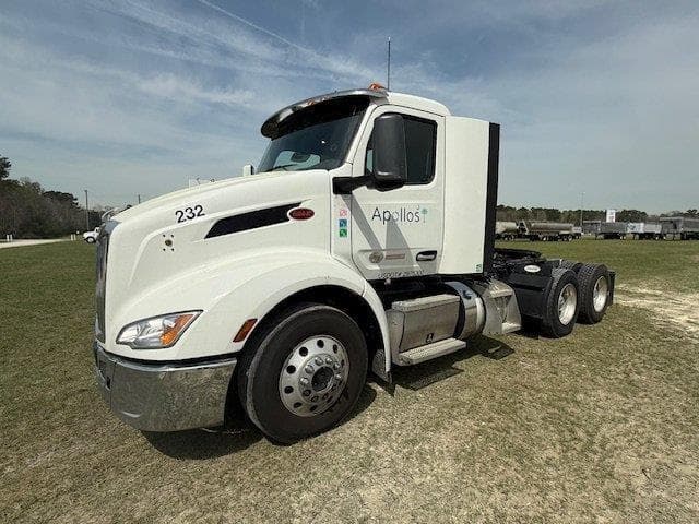 Image of Peterbilt 579 Primary image