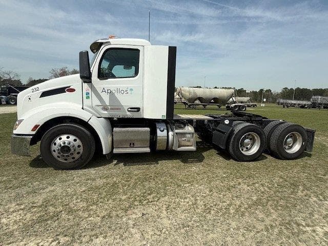 Image of Peterbilt 579 equipment image 1