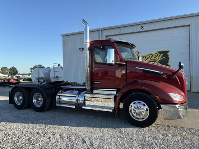 Image of Peterbilt 579 equipment image 1