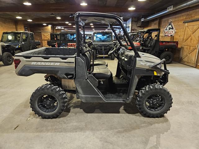 Image of Polaris Ranger XP 1000 equipment image 2