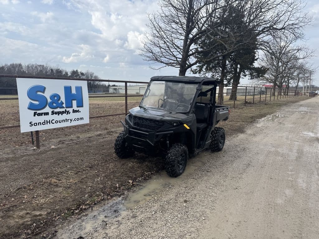 Image of Polaris Ranger 1000 Crew Premium Image 1