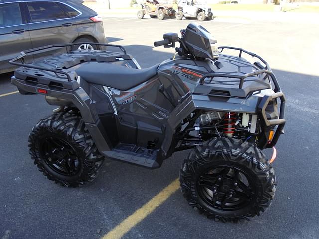 Image of Polaris Sportsman 570 Ride Command equipment image 2