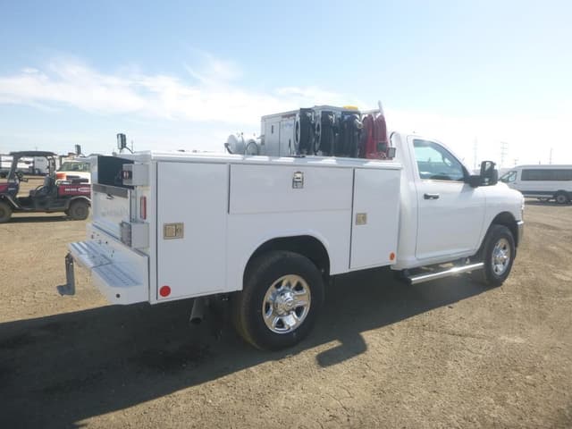 Image of Dodge Ram 2500 equipment image 2