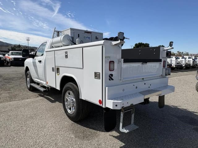 Image of Dodge Ram 2500 equipment image 3