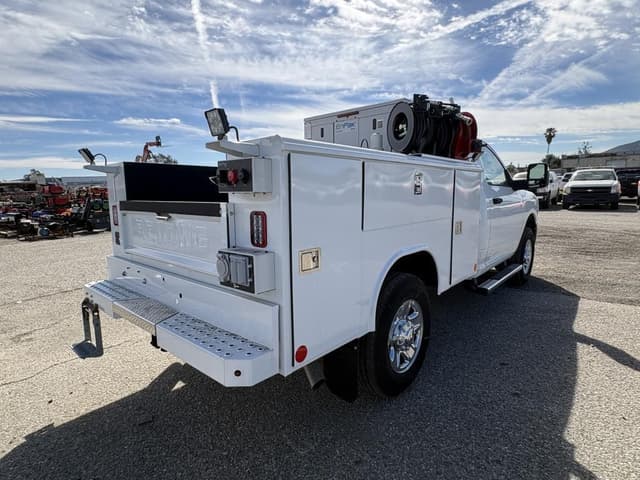 Image of Dodge Ram 2500 equipment image 2