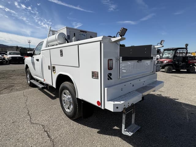 Image of Dodge Ram 2500 equipment image 3