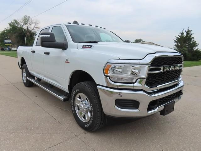 Image of Dodge Ram 3500 equipment image 3
