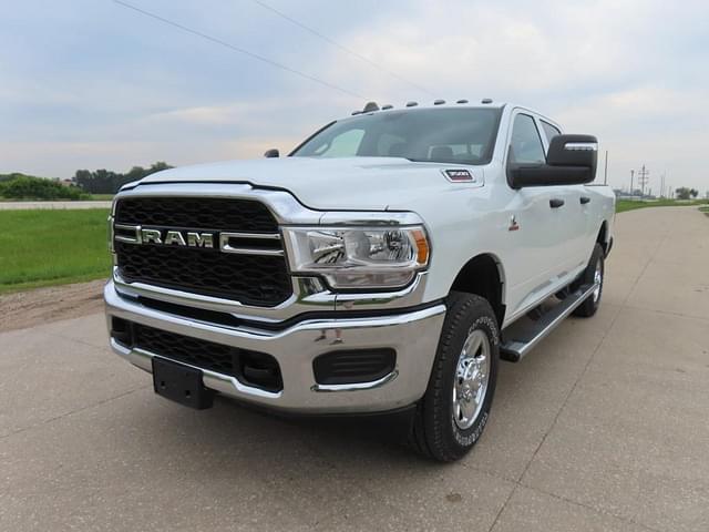 Image of Dodge Ram 3500 equipment image 1