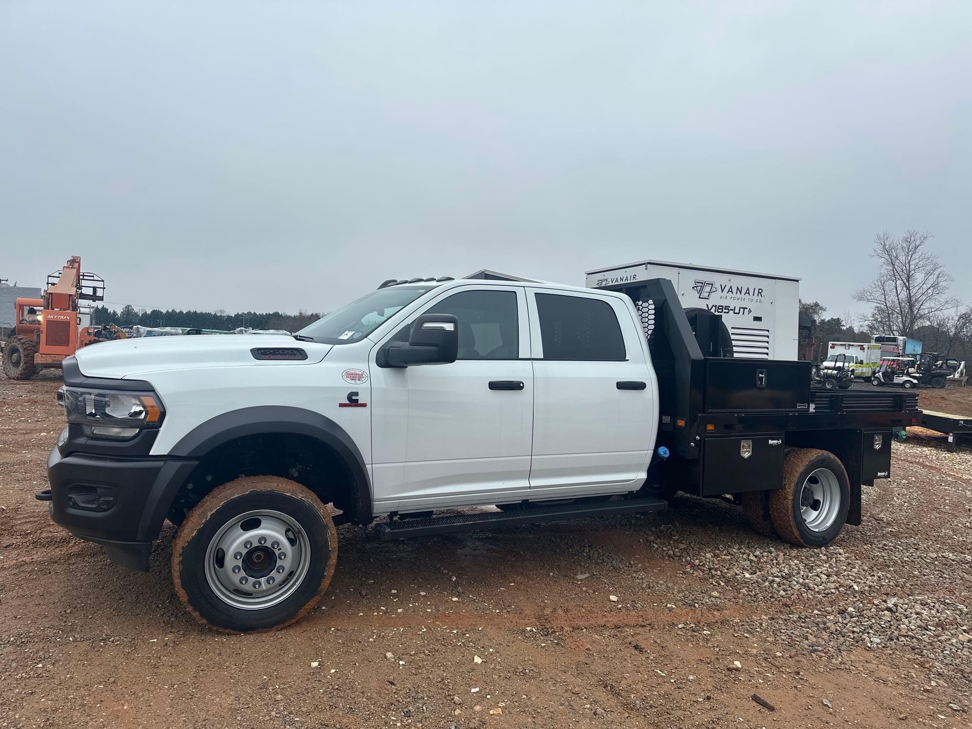 2024 Dodge Ram 5500HD Equipment Image0