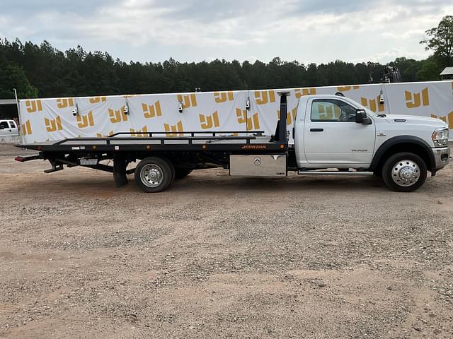 Image of Dodge Ram 5500 equipment image 3