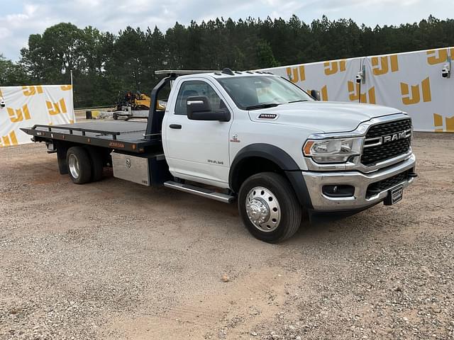 Image of Dodge Ram 5500 equipment image 2