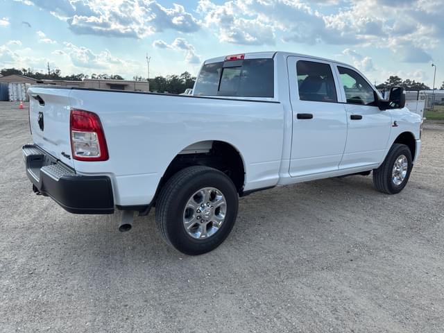 Image of Dodge Ram 2500 equipment image 2